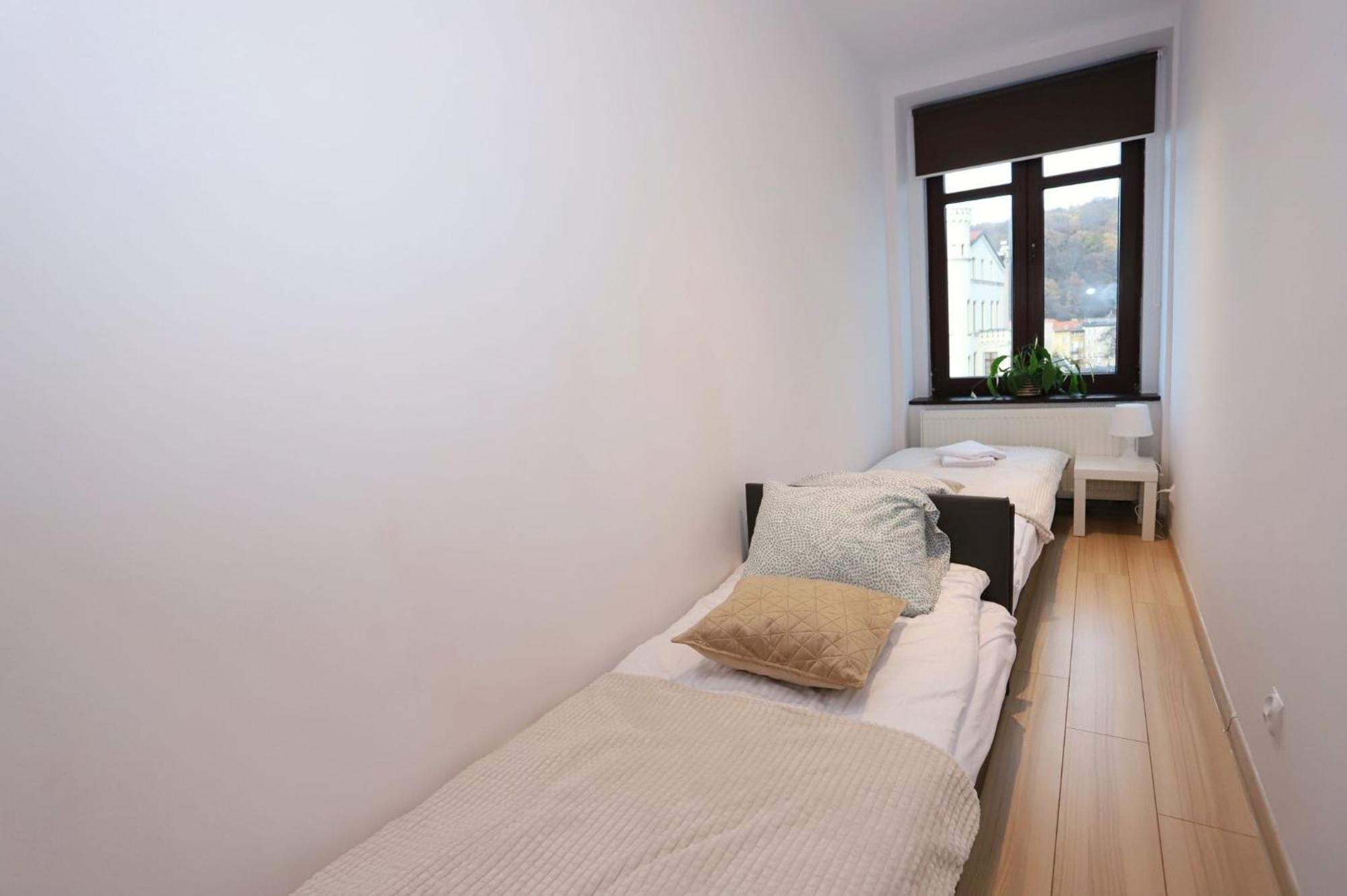 Pokoje Z Widokiem Na Wieze Walbrzych Ngoại thất bức ảnh
