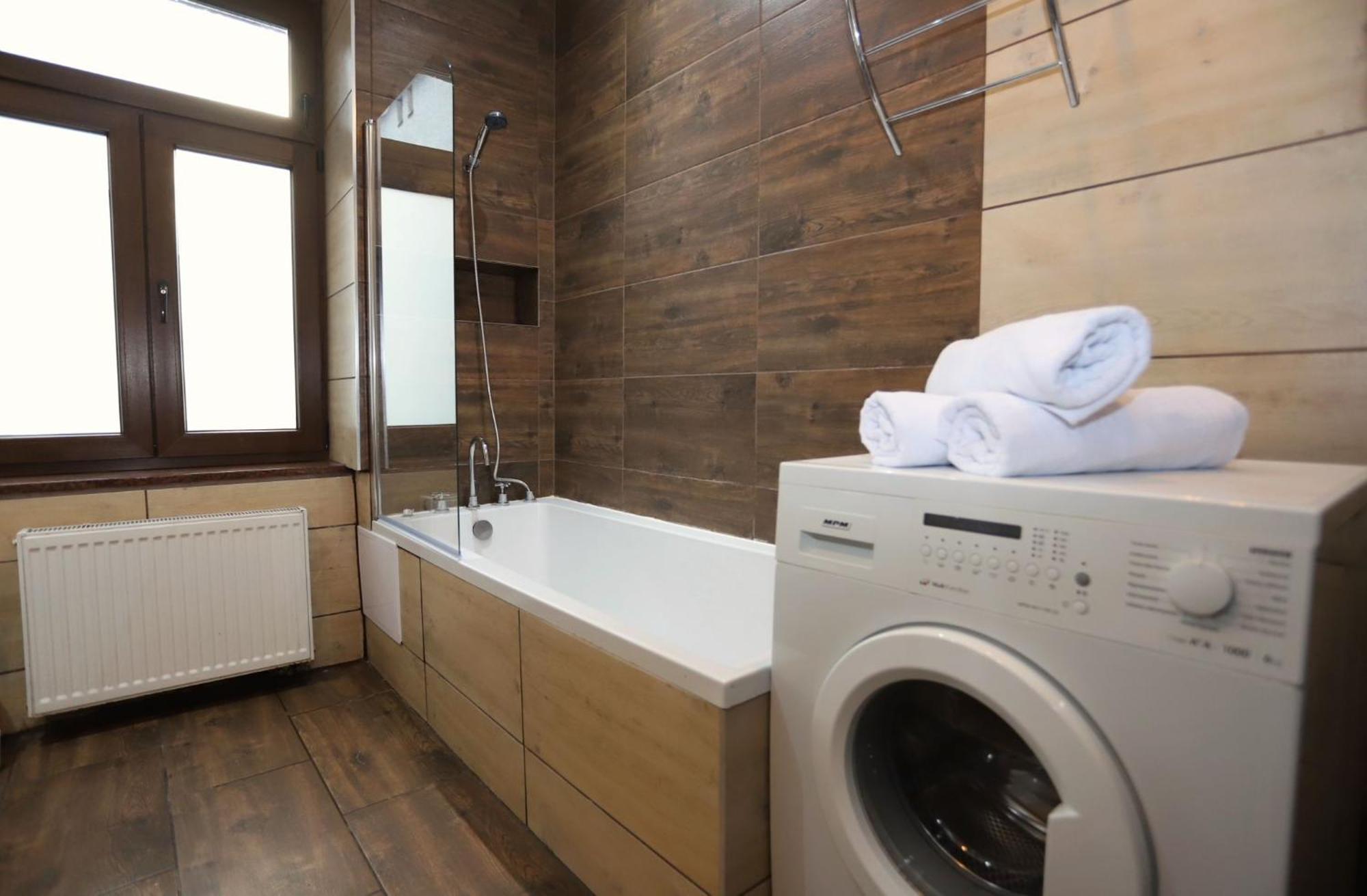 Pokoje Z Widokiem Na Wieze Walbrzych Ngoại thất bức ảnh
