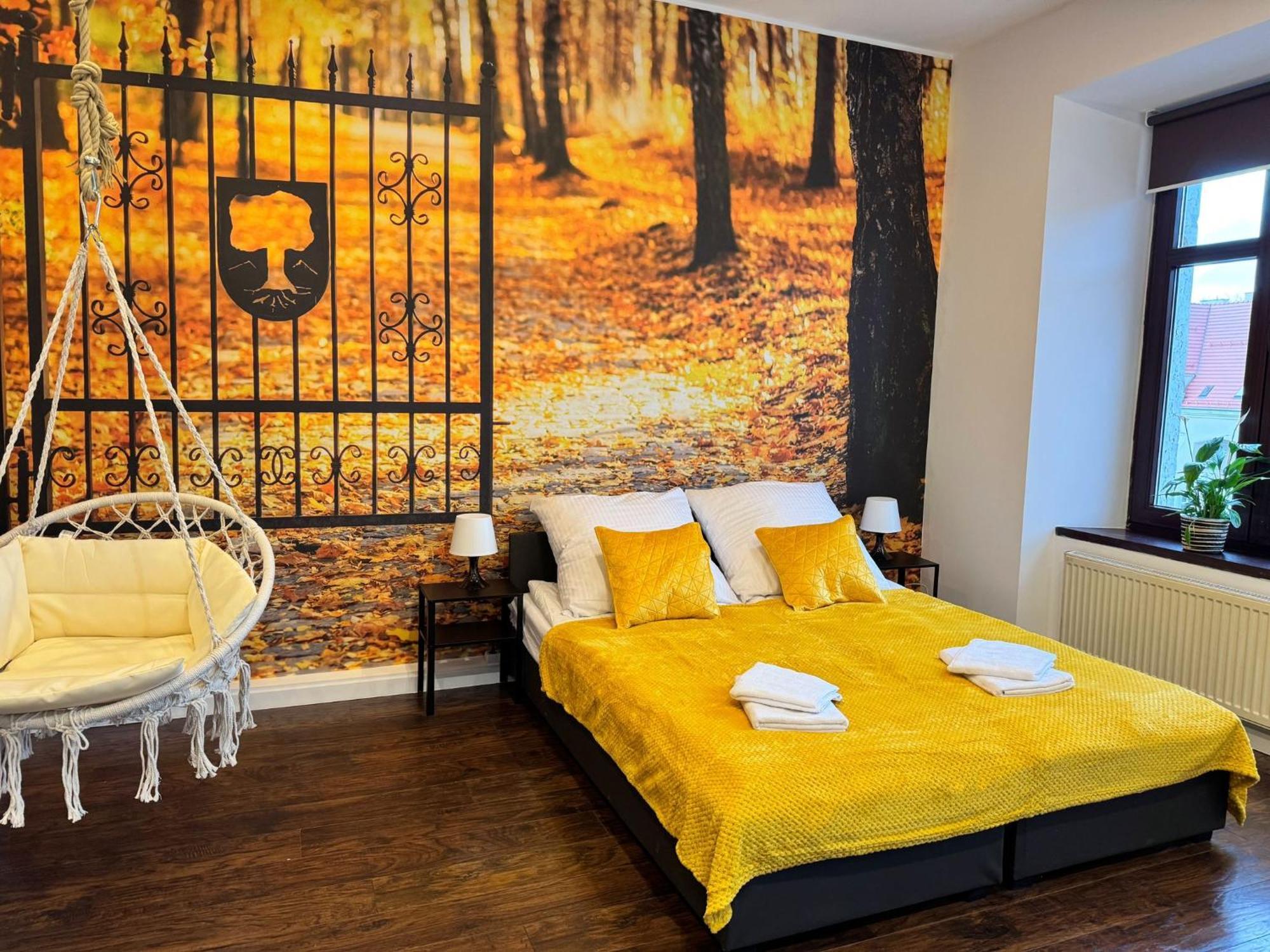 Pokoje Z Widokiem Na Wieze Walbrzych Ngoại thất bức ảnh