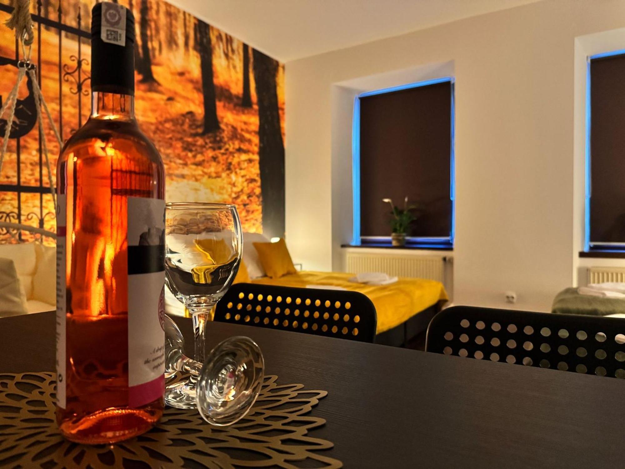 Pokoje Z Widokiem Na Wieze Walbrzych Ngoại thất bức ảnh